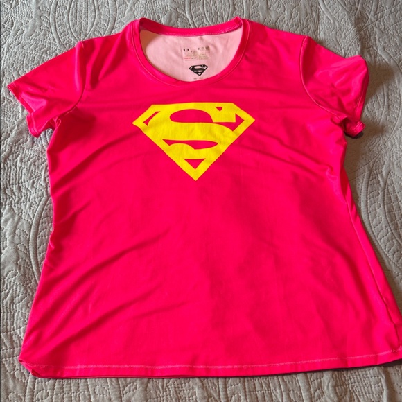 Under Armour Pink Superman Logo Fitted Performance Tee - Picture 1 of 5